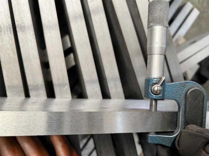 เครื่องตัดเชื้อไฮดรอลิกที่กําหนดเอง ใบมีด ใบมีดเหล็กไร้สแตนเลส ใบมีดตัด มีดเครื่องตัดโลหะ 18